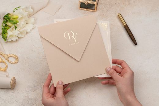 Pudra Zarf Beyaz Monogram